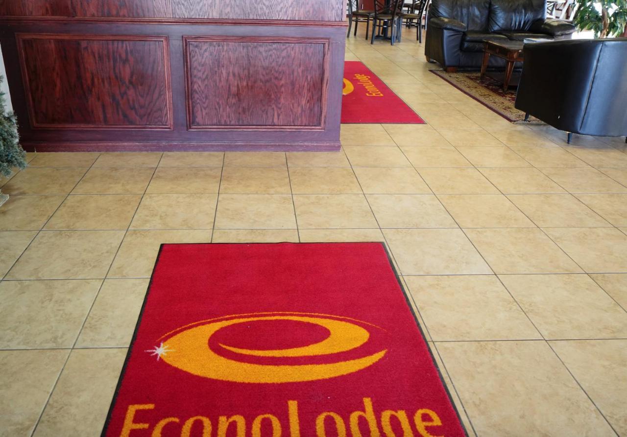 Econo Lodge Inn & Suites Kearney Exterior photo