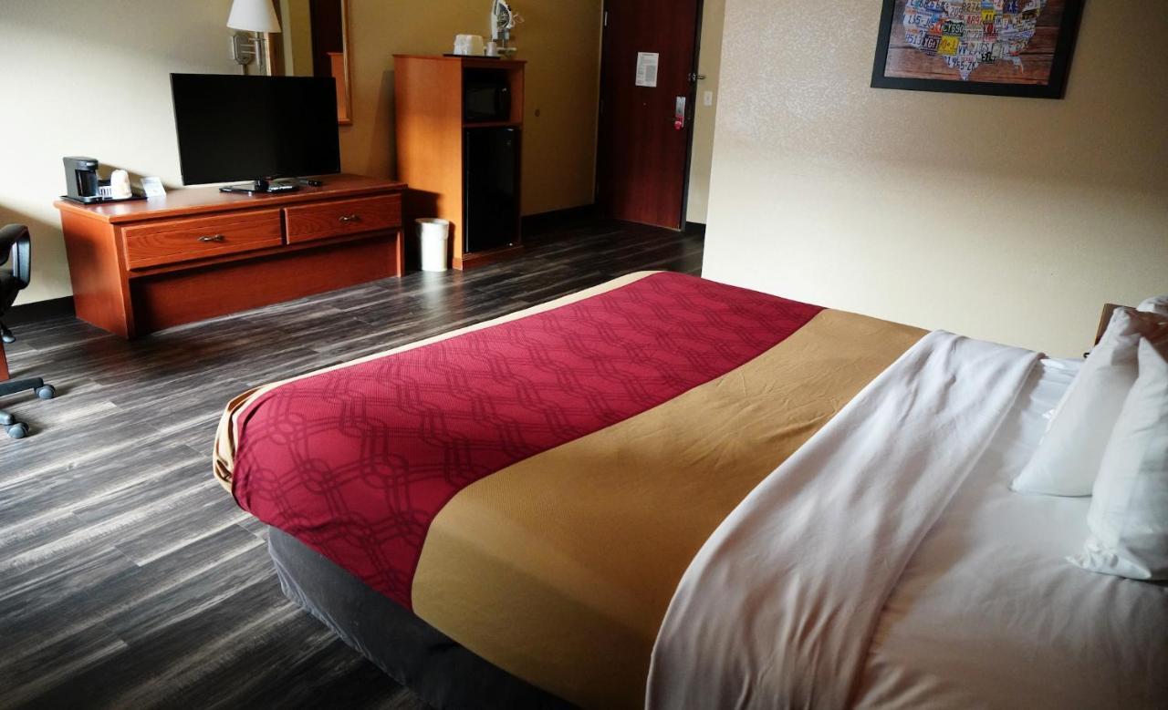 Econo Lodge Inn & Suites Kearney Exterior photo