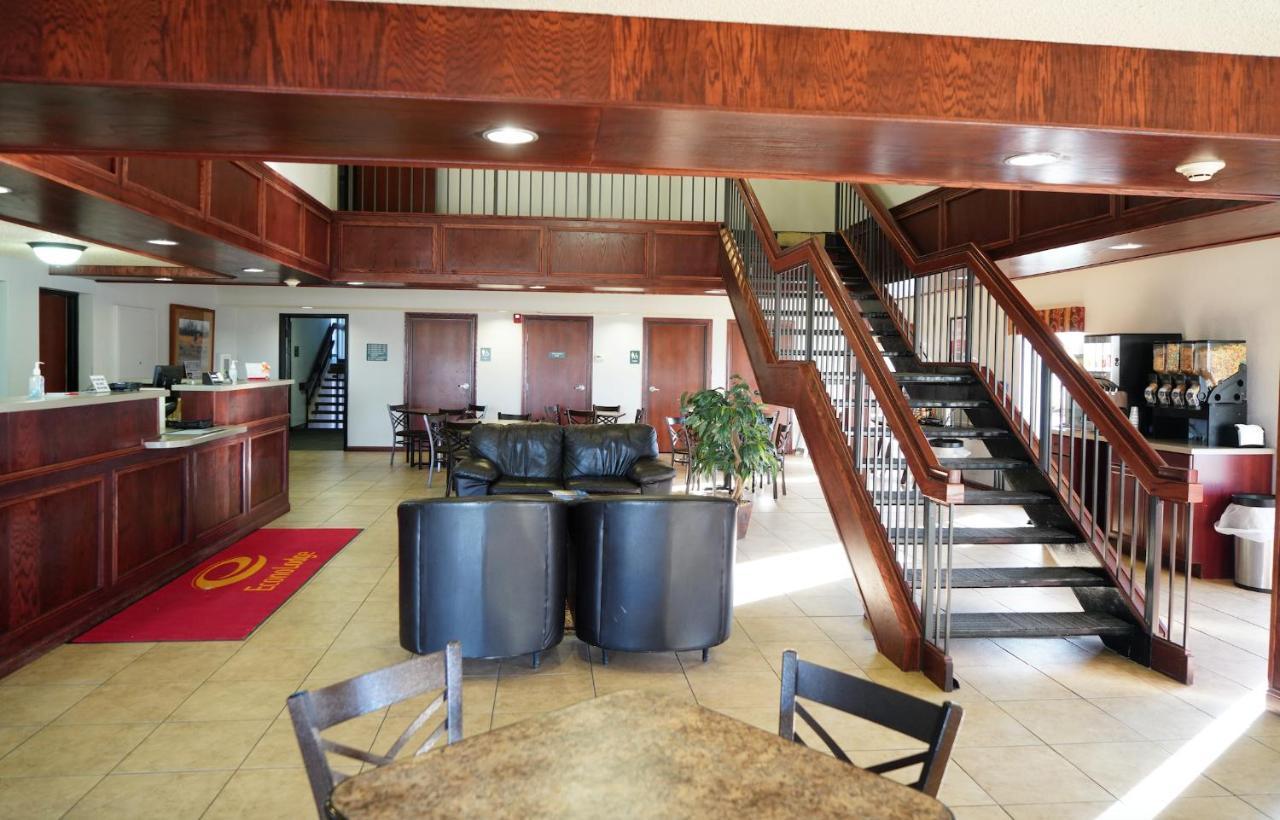 Econo Lodge Inn & Suites Kearney Exterior photo