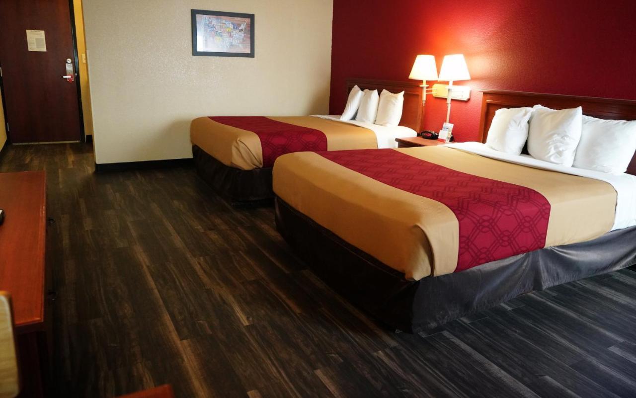 Econo Lodge Inn & Suites Kearney Exterior photo