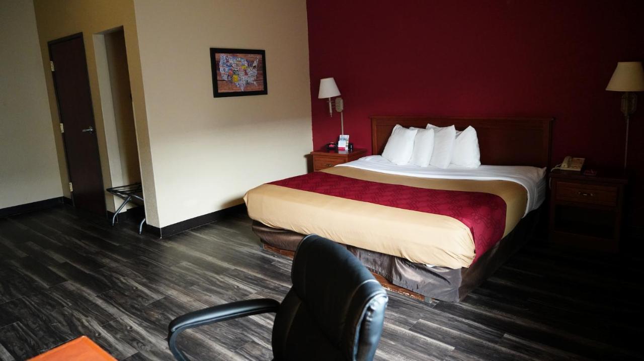Econo Lodge Inn & Suites Kearney Exterior photo