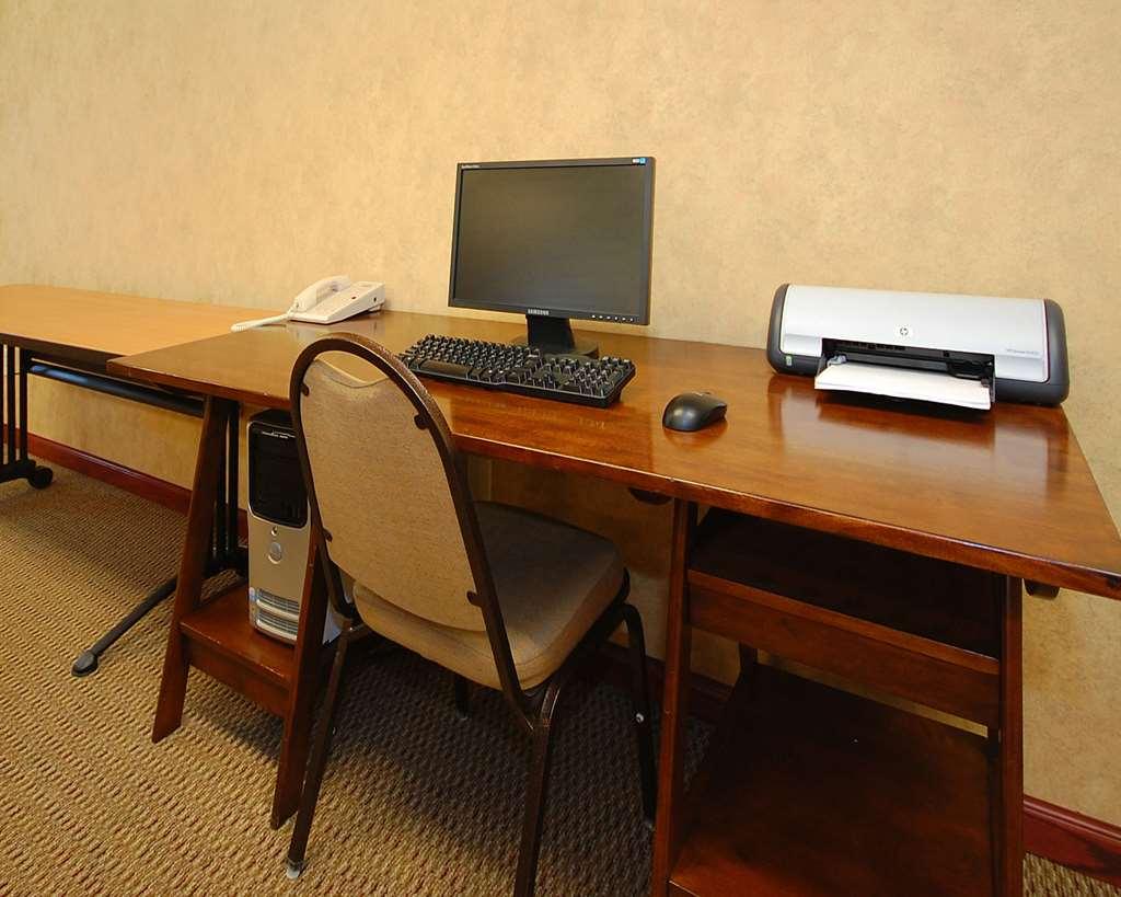 Econo Lodge Inn & Suites Kearney Facilities photo
