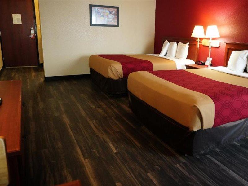 Econo Lodge Inn & Suites Kearney Exterior photo