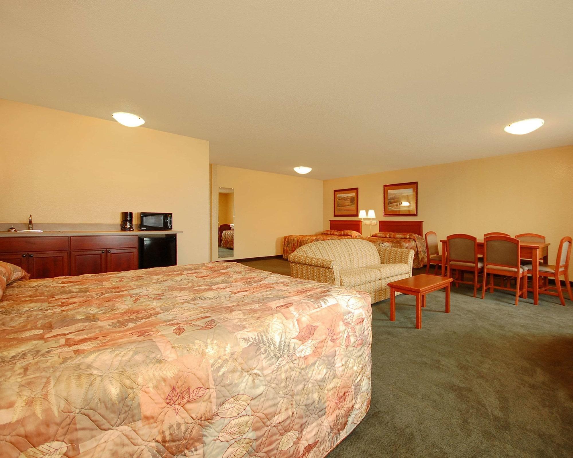 Econo Lodge Inn & Suites Kearney Exterior photo