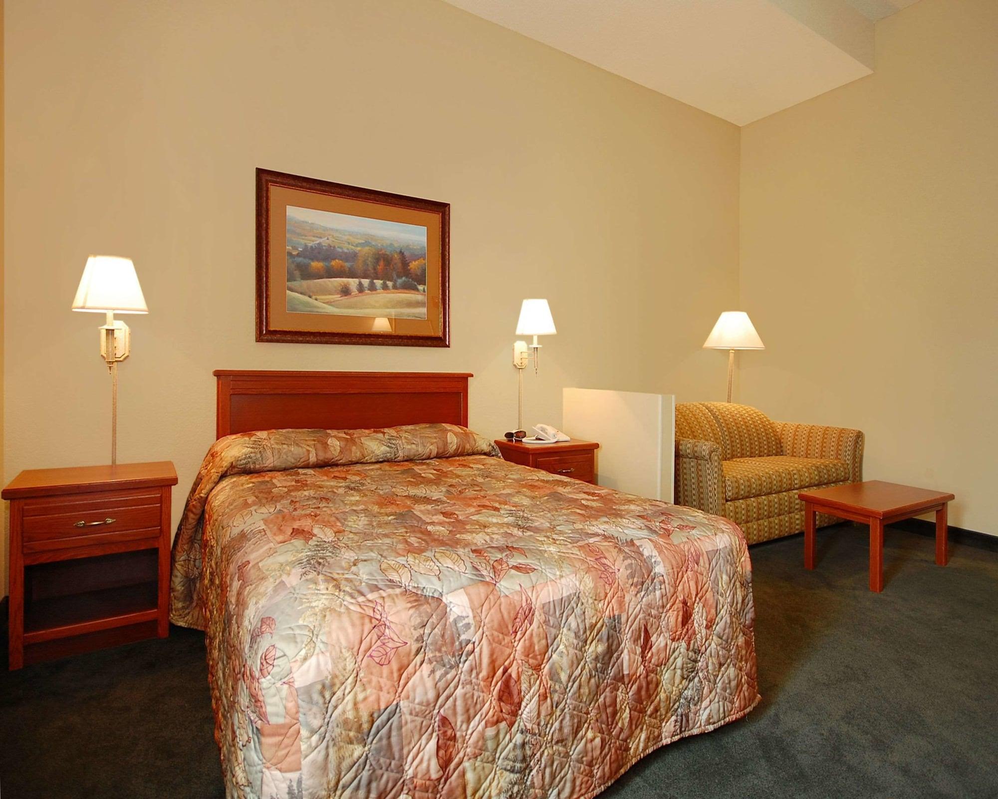 Econo Lodge Inn & Suites Kearney Exterior photo