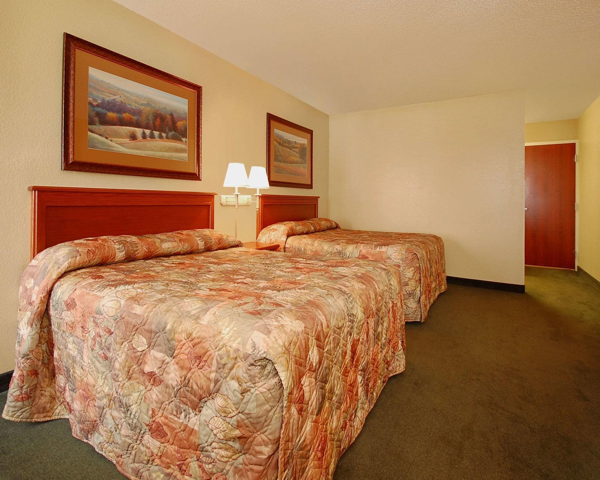 Econo Lodge Inn & Suites Kearney Exterior photo