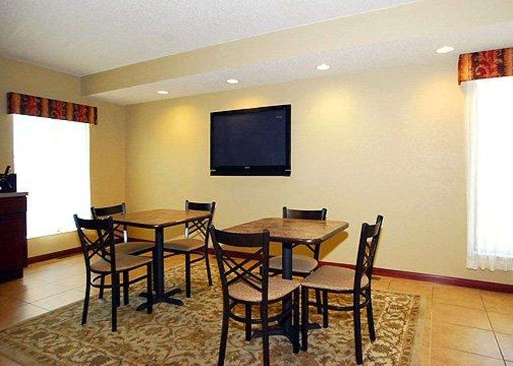 Econo Lodge Inn & Suites Kearney Restaurant photo