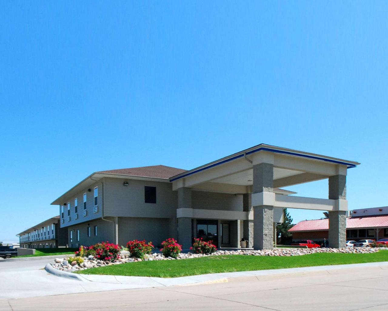 Econo Lodge Inn & Suites Kearney Exterior photo